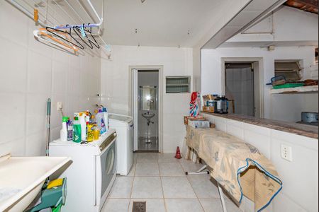 Casa à venda com 288m², 5 quartos e 4 vagasÁrea de Serviço