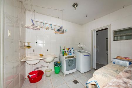 Casa à venda com 288m², 5 quartos e 4 vagasÁrea de Serviço