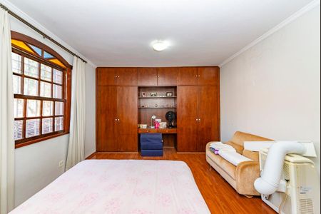 Casa à venda com 288m², 5 quartos e 4 vagasQuarto 2