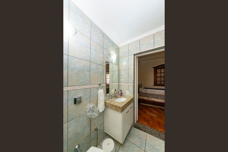 Casa à venda com 288m², 5 quartos e 4 vagasBanheiro da Suíte