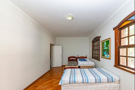 Casa à venda com 288m², 5 quartos e 4 vagasSuíte