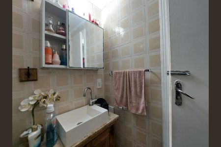 Apartamento à venda com 70m², 3 quartos e 2 vagas Apartamento à venda com 70m², 3 quartos e 2 vagasBanheiro