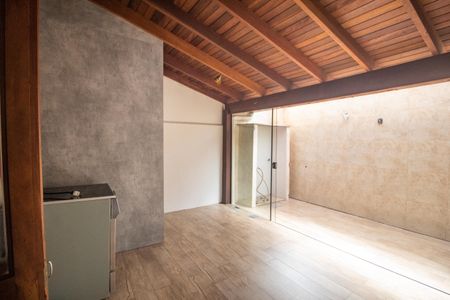 Casa para alugar com 140m², 2 quartos e 2 vagas Casa para alugar com 140m², 2 quartos e 2 vagasÁrea comum - Churrasqueira