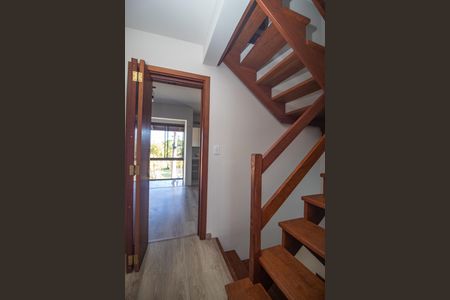 Casa para alugar com 140m², 2 quartos e 2 vagas Casa para alugar com 140m², 2 quartos e 2 vagasCorredor 2 piso