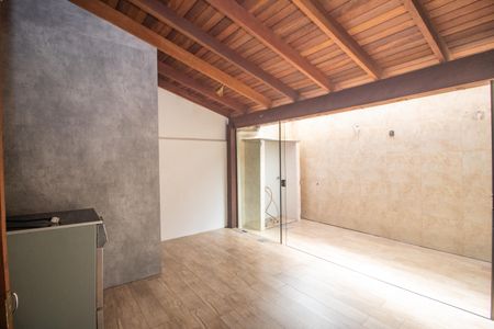 Casa para alugar com 140m², 2 quartos e 2 vagas Casa para alugar com 140m², 2 quartos e 2 vagasÁrea comum - Churrasqueira