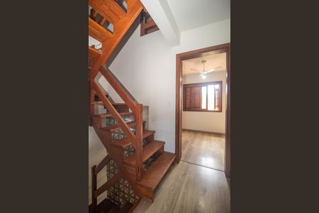 Casa para alugar com 140m², 2 quartos e 2 vagas Casa para alugar com 140m², 2 quartos e 2 vagasCorredor 2 piso