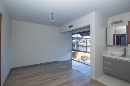 Casa para alugar com 140m², 2 quartos e 2 vagas Casa para alugar com 140m², 2 quartos e 2 vagasSuite