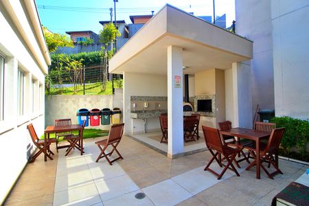 Apartamento à venda com 44m², 2 quartos e 1 vaga Apartamento à venda com 44m², 2 quartos e 1 vagaÁrea comum - Churrasqueira