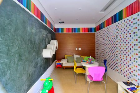 Apartamento à venda com 44m², 2 quartos e 1 vaga Apartamento à venda com 44m², 2 quartos e 1 vagaBrinquedoteca