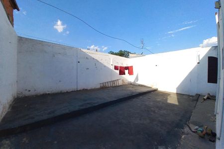 Casa à venda com 250m², 3 quartos e 2 vagas Casa à venda com 250m², 3 quartos e 2 vagasQuintal