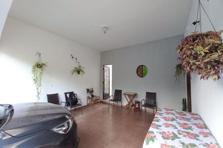 Casa à venda com 250m², 3 quartos e 2 vagas Casa à venda com 250m², 3 quartos e 2 vagasGaragem