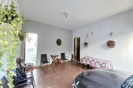 Casa à venda com 250m², 3 quartos e 2 vagas Casa à venda com 250m², 3 quartos e 2 vagasGaragem