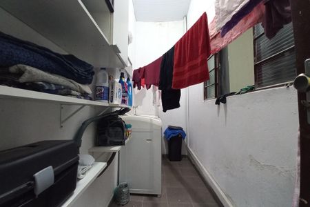 Casa à venda com 250m², 3 quartos e 2 vagas Casa à venda com 250m², 3 quartos e 2 vagasÁrea de Serviço