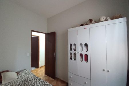 Casa à venda com 250m², 3 quartos e 2 vagas Casa à venda com 250m², 3 quartos e 2 vagasQuarto 1