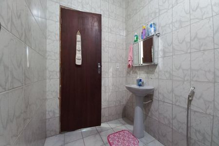 Casa à venda com 250m², 3 quartos e 2 vagas Casa à venda com 250m², 3 quartos e 2 vagasBanheiro