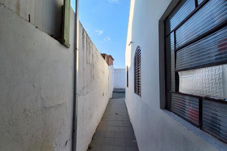 Casa à venda com 250m², 3 quartos e 2 vagas Casa à venda com 250m², 3 quartos e 2 vagasCorredor