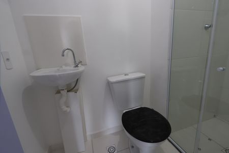 Banheiro de kitnet/studio para alugar com 1 quarto, 25m² em Chácara Inglesa, São Paulo