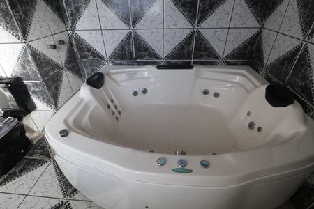 Casa à venda com 270m², 3 quartos e 3 vagasBanheiro da Suíte 1