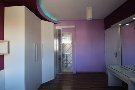 Casa à venda com 270m², 3 quartos e 3 vagasSuite 3