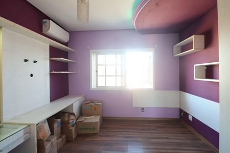 Casa à venda com 270m², 3 quartos e 3 vagasSuite 3