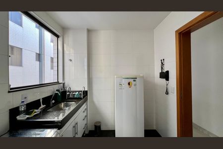 Apartamento à venda com 74m², 3 quartos e 2 vagas Apartamento à venda com 74m², 3 quartos e 2 vagasCozinha