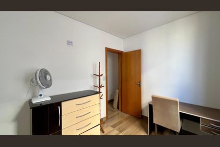 Apartamento à venda com 74m², 3 quartos e 2 vagas Apartamento à venda com 74m², 3 quartos e 2 vagasQuarto 2