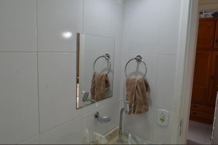 Apartamento à venda com 60m², 2 quartos e 1 vaga Apartamento à venda com 60m², 2 quartos e 1 vagaBanheiro