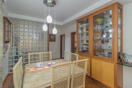 Apartamento à venda com 155m², 4 quartos e 2 vagas Apartamento à venda com 155m², 4 quartos e 2 vagasSala 2