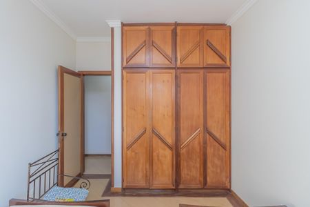 Apartamento à venda com 155m², 4 quartos e 2 vagas Apartamento à venda com 155m², 4 quartos e 2 vagasQuarto 1