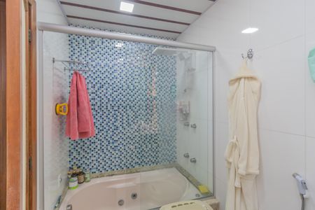 Apartamento à venda com 155m², 4 quartos e 2 vagas Apartamento à venda com 155m², 4 quartos e 2 vagasBanheiro da Suíte