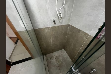 Apartamento à venda com 81m², 2 quartos e 1 vagaBanheiro