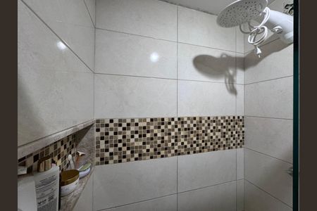 Casa de condomínio à venda com 140m², 3 quartos e 1 vagaSuíte - Banheiro