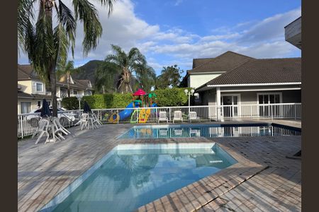 Casa de condomínio à venda com 140m², 3 quartos e 1 vagaÁrea comum