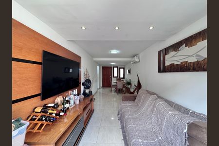 Casa de condomínio à venda com 140m², 3 quartos e 1 vagaSala