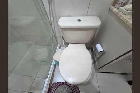 Casa de condomínio à venda com 140m², 3 quartos e 1 vagaSuíte - Banheiro