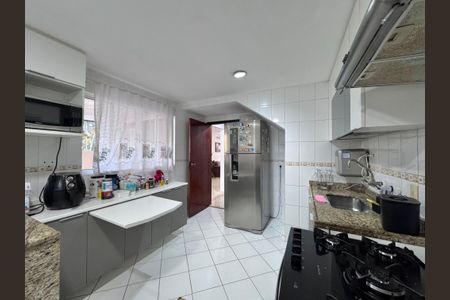 Casa de condomínio à venda com 140m², 3 quartos e 1 vagaCozinha e Área de Serviço