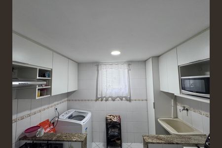 Casa de condomínio à venda com 140m², 3 quartos e 1 vagaCozinha e Área de Serviço