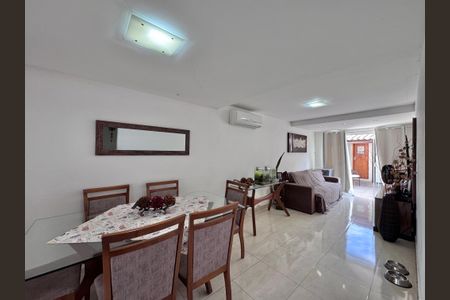 Sala de casa de condomínio à venda com 3 quartos, 140m² em Vargem Pequena, Rio de Janeiro