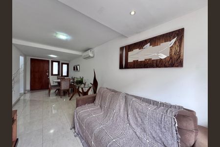 Sala de casa de condomínio à venda com 3 quartos, 140m² em Vargem Pequena, Rio de Janeiro