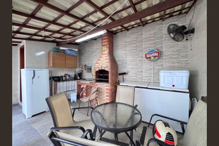 Casa de condomínio à venda com 140m², 3 quartos e 1 vagaÁrea externa