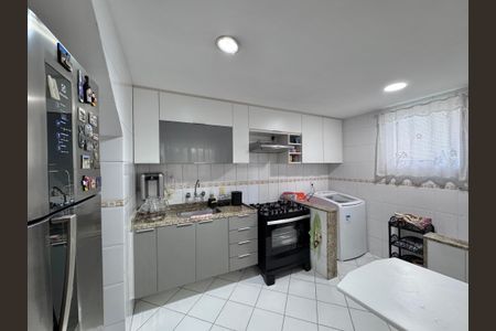 Casa de condomínio à venda com 140m², 3 quartos e 1 vagaCozinha e Área de Serviço