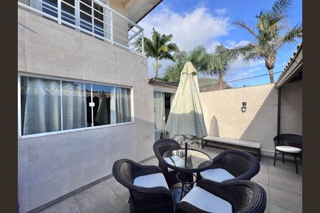 Casa de condomínio à venda com 140m², 3 quartos e 1 vagaÁrea externa