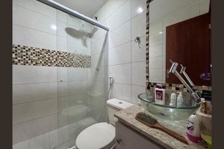 Casa de condomínio à venda com 140m², 3 quartos e 1 vagaSuíte - Banheiro