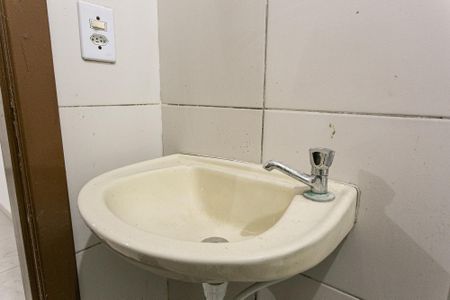 Casa à venda com 51m², 2 quartos e sem vaga Casa à venda com 51m², 2 quartos e sem vagaBanheiro Social