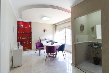 Casa à venda com 288m², 4 quartos e 3 vagasSala 2