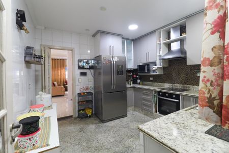 Casa à venda com 288m², 4 quartos e 3 vagasCozinha
