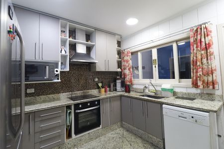 Casa à venda com 288m², 4 quartos e 3 vagasCozinha