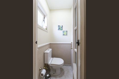 Casa à venda com 288m², 4 quartos e 3 vagasLavabo