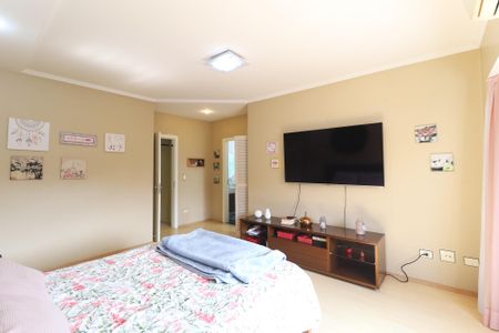 Casa à venda com 288m², 4 quartos e 3 vagasSuíte