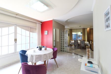 Casa à venda com 288m², 4 quartos e 3 vagasSala 2